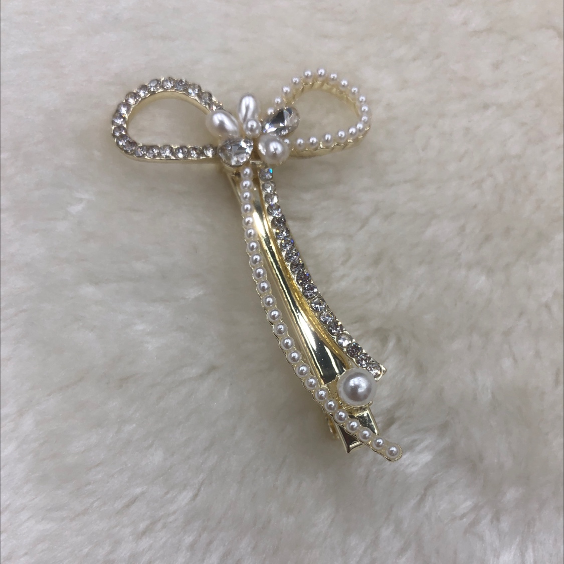Long tail bow tie bobby pin