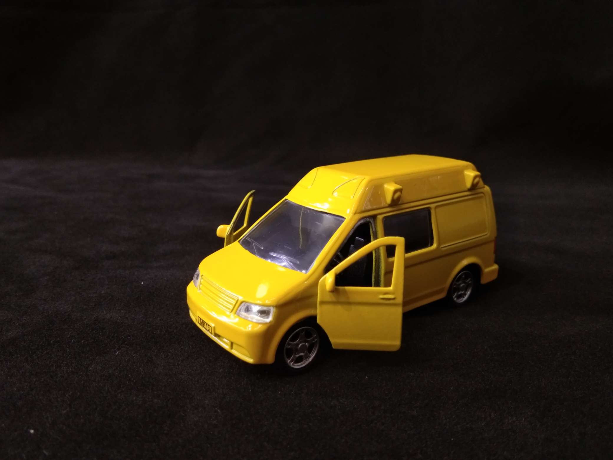 9973AI一5条车，带回力带开门。香香金属车详情1