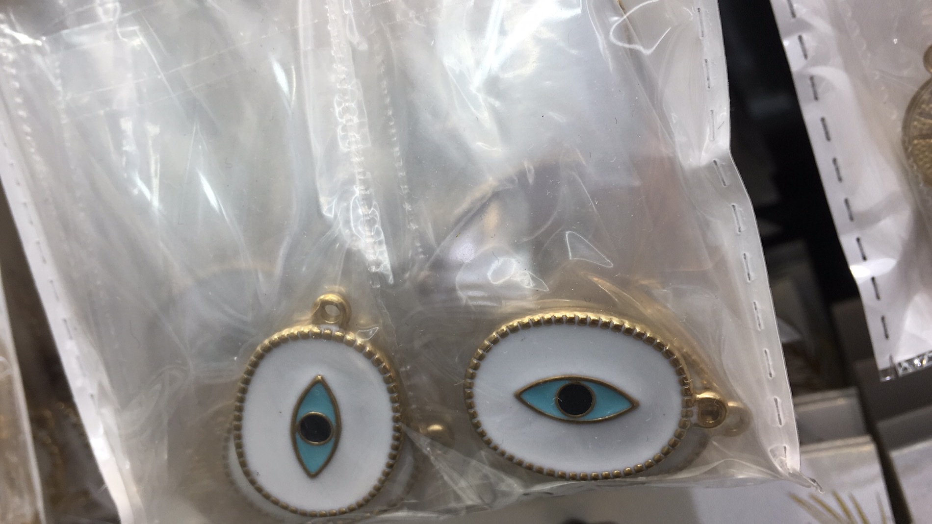 Pendant eyes, I have you in them, couple stud earrings, live streaming on Douyin and Kuaishou, the first choice of factory direct supply detail image 1