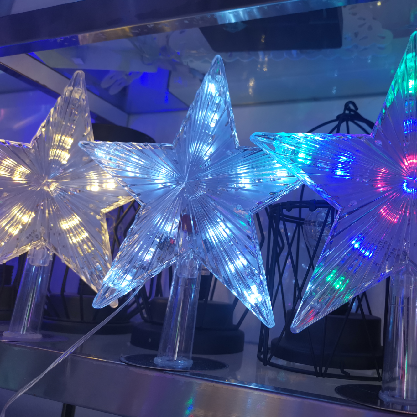 Five star lights at the top of the tree thumbnail
