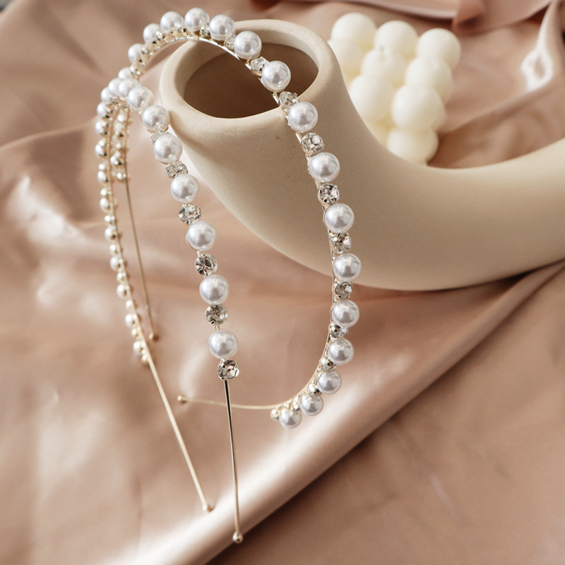 FLY97, the same style as the Internet celebrity, super ethereal pearl water diamond hair band, fine headband, luxurious and elegant style hair clip and hair accessory for women Specification image