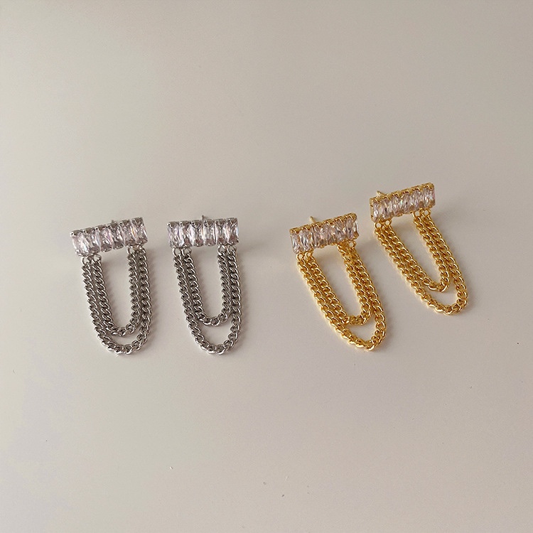 T-square zircon with double chain, metal wind current earrings.