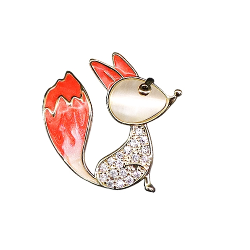Little squirrel paints paint pins