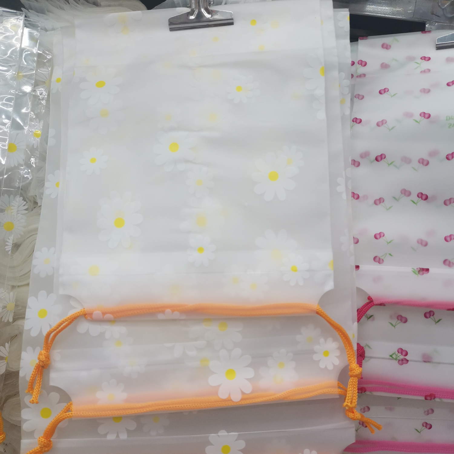 Factory direct sales of fashionable, environmentally friendly and wear-resistant plastic bags and packaging bags 123445