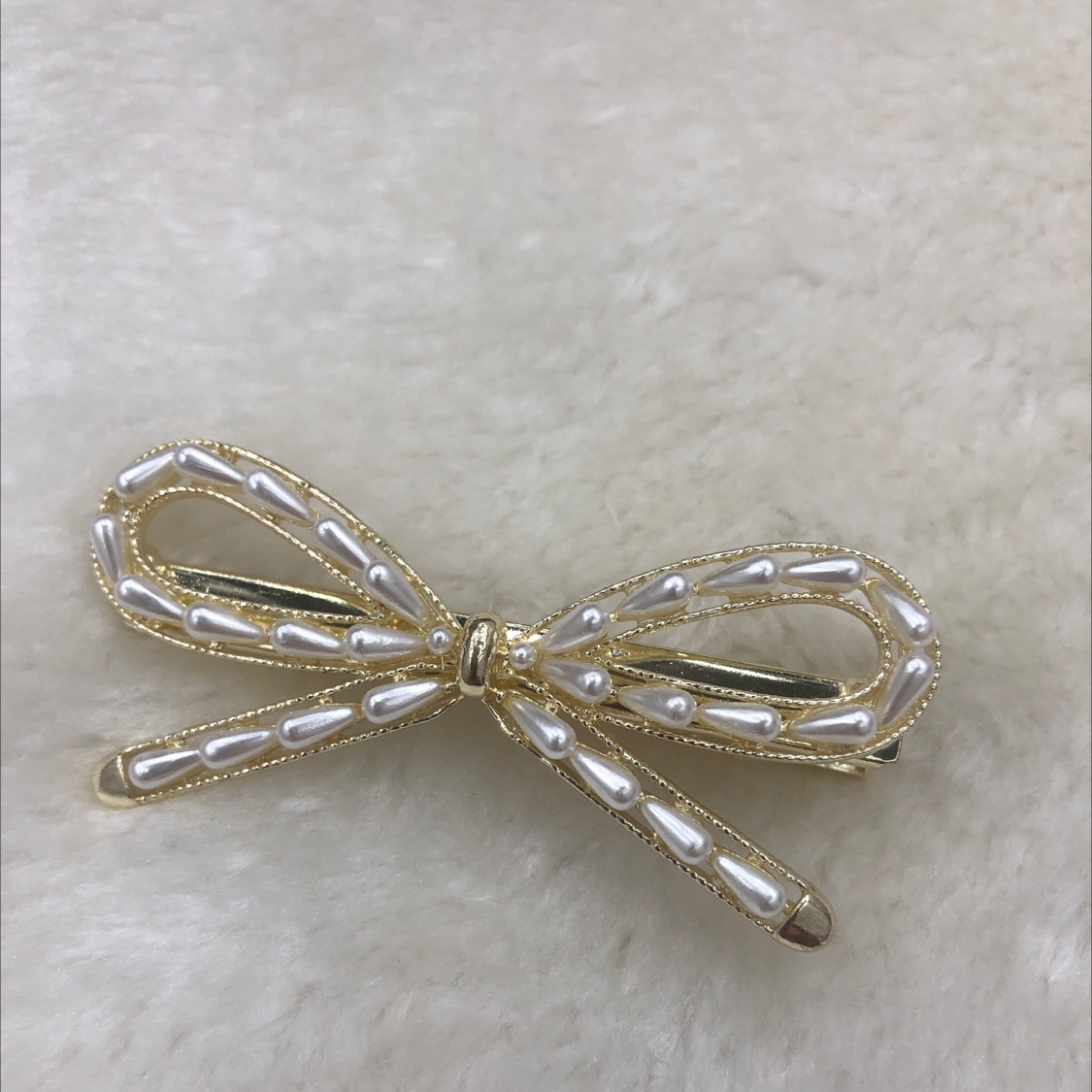 Hair clips are popular in Japan and South Korea thumbnail