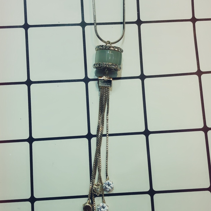 Sweater chain 43