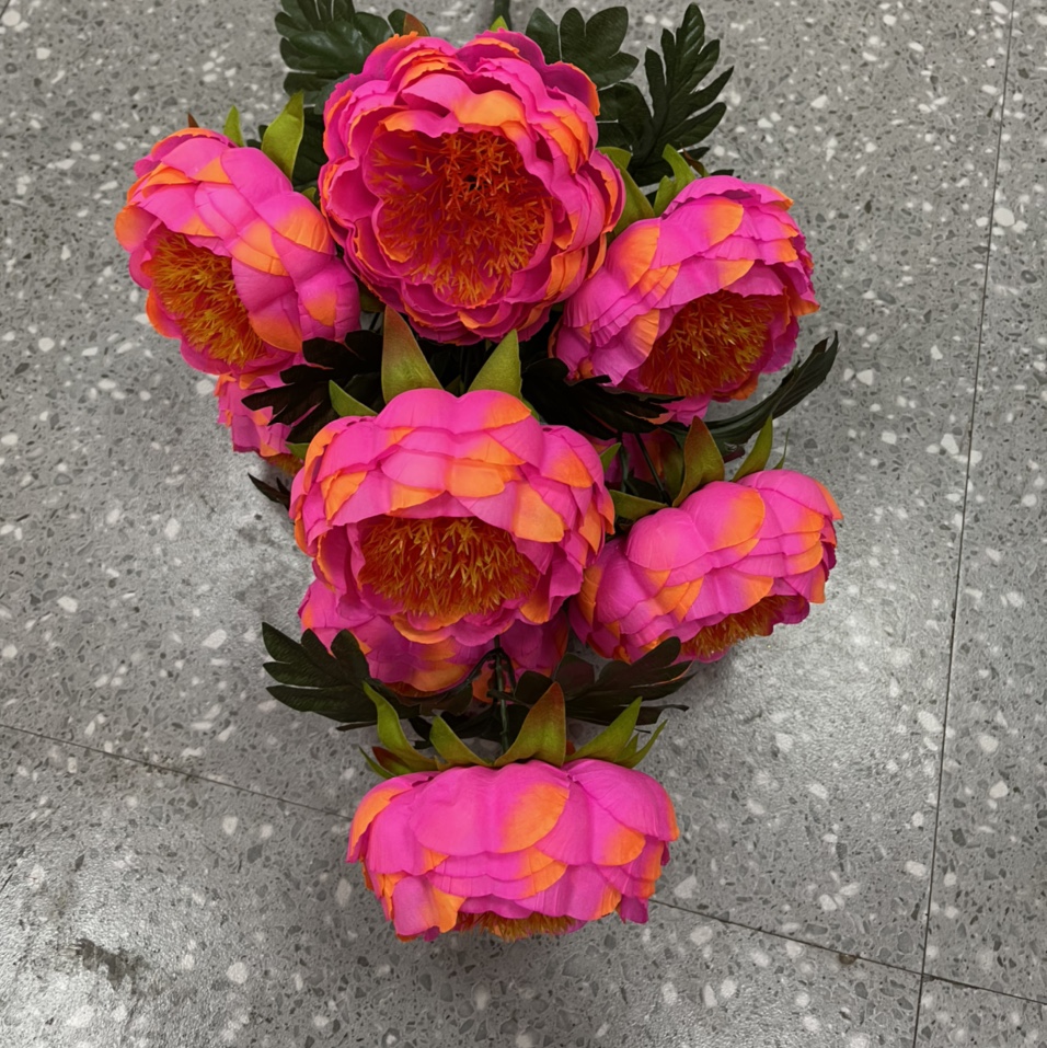 There are no imitation peonies on the seven heads