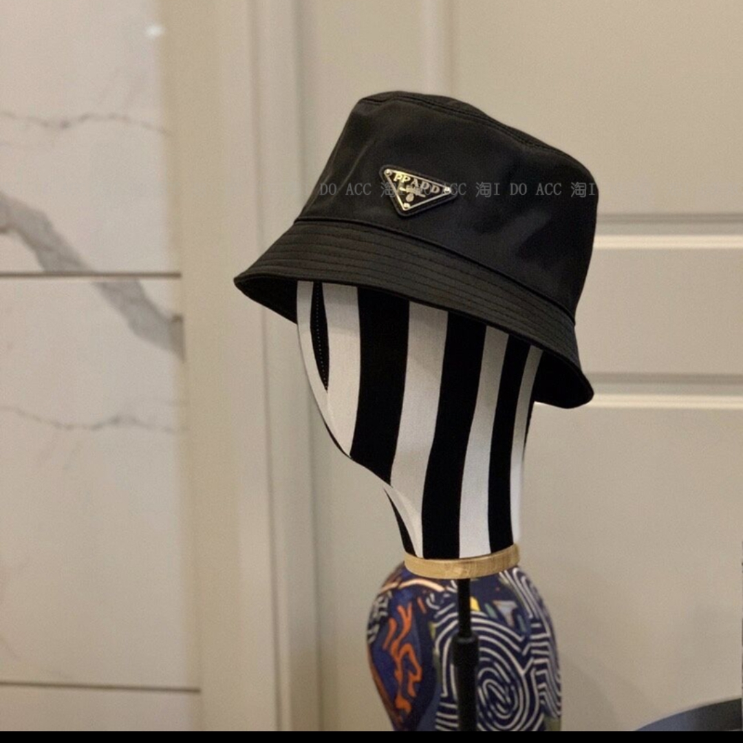 显脸小素颜神器p家经典倒三角标渔夫帽网红同款男女情侣帽子锦纶42