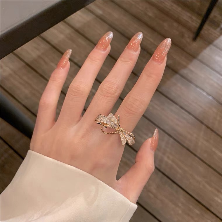 A high-end and elegant bow ring for women, a niche, light luxury, fashionable and individual style on Instagram, a trendy index finger ring with an exquisite opening