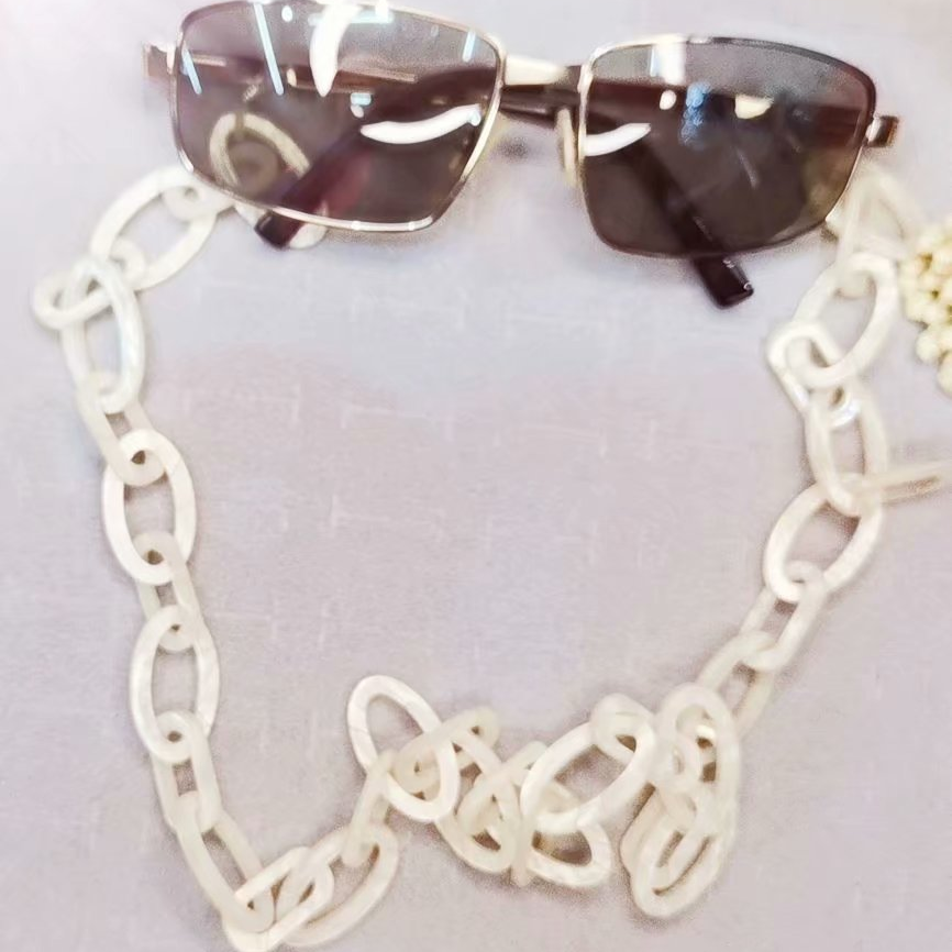 眼镜链女挂脖复古仿贝米色链子时尚装饰挂件防滑绳眼睛墨镜带链条