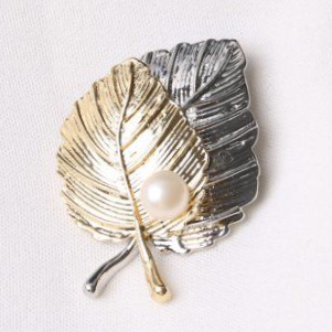 Two color leaf brooch ladies temperament with suit jacket accessories