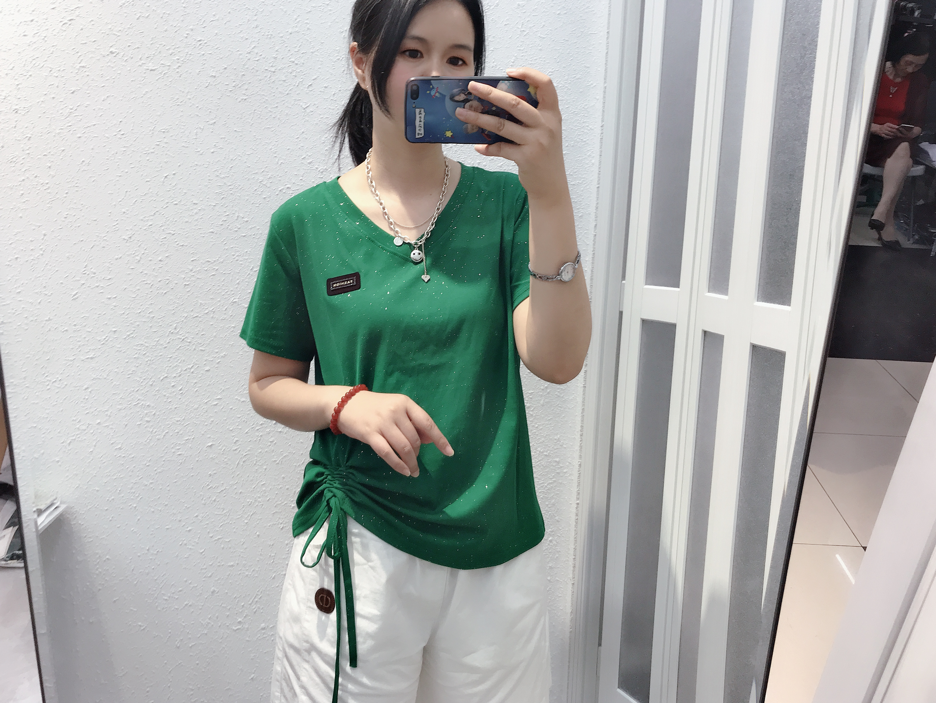 Camiseta con cuello en V color sólido manga corta mujer Specification image