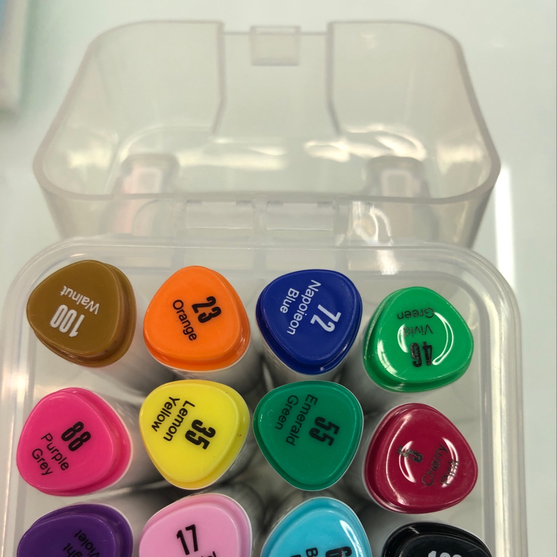 马克笔/绘画笔/水彩笔产品图