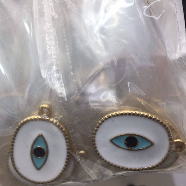 Pendant eyes, I have you in them, couple stud earrings, live streaming on Douyin and Kuaishou, the first choice of factory direct supply