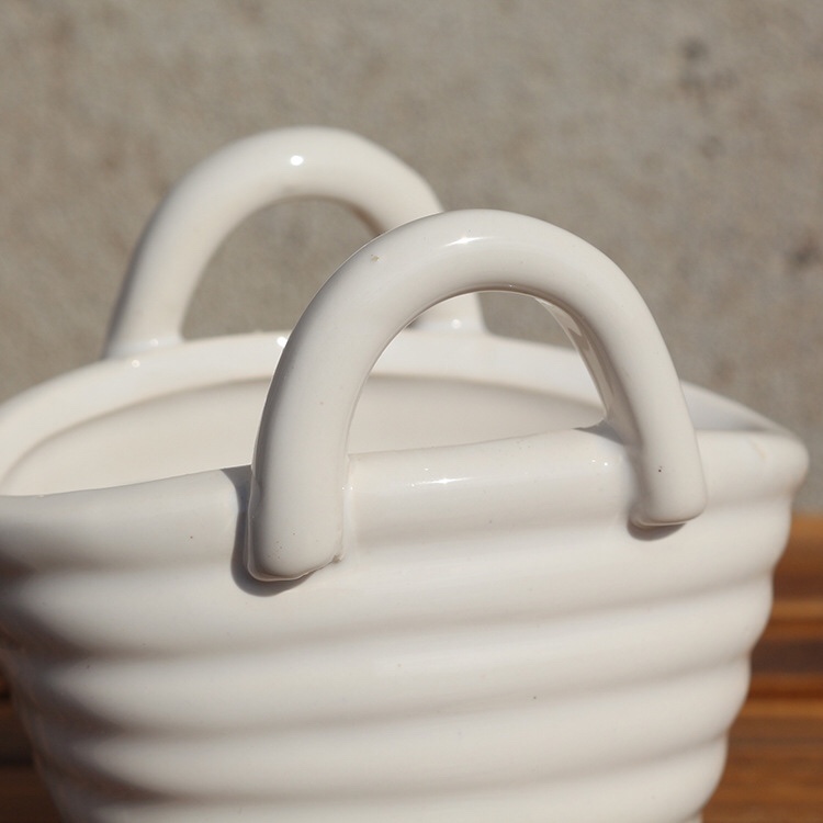 陶瓷手提篮花器详情4