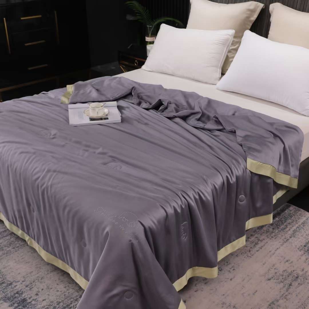 Ice silk summer quilt pic 2