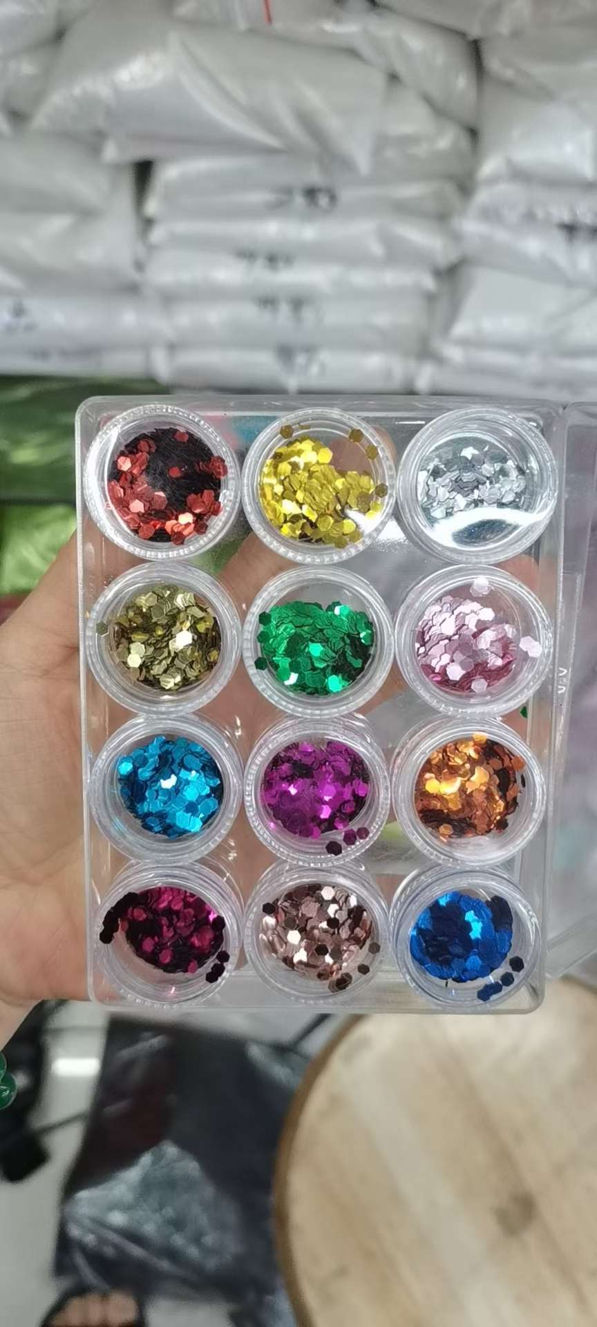 Balloon Glitter Application Scenario
