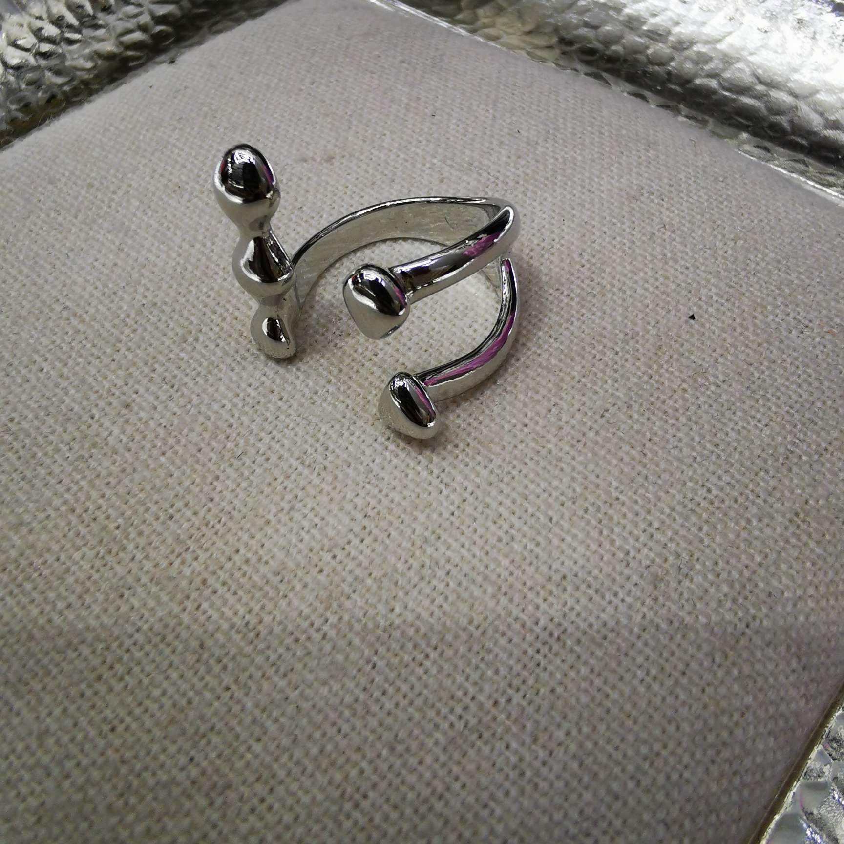 European and American lava open ring, Instagram cold style, niche design, individual geometric retro style, index finger ring, versatile, star's same style, light luxury metal ring, men's same style, 6813404703453 Application Scenario