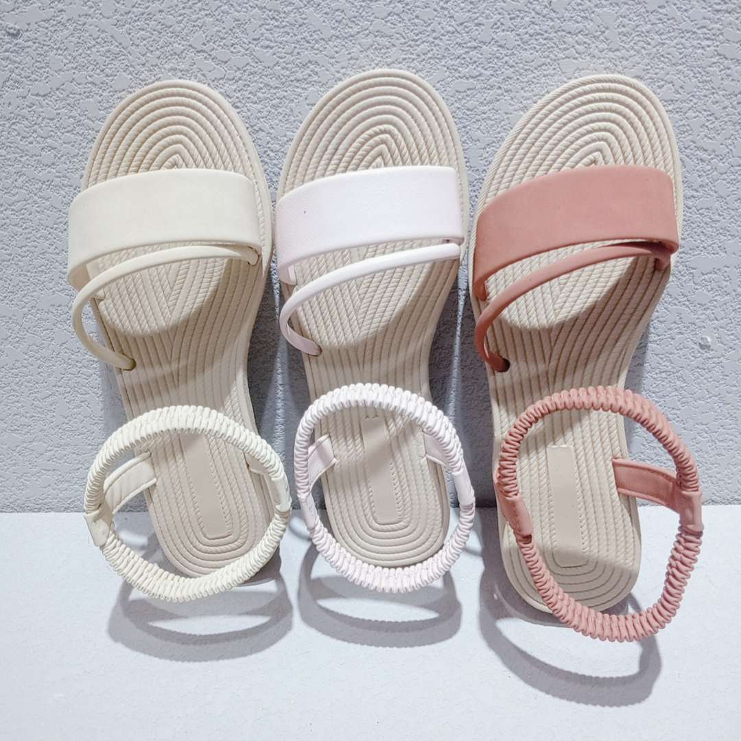 Student flat female sandals Application Scenario