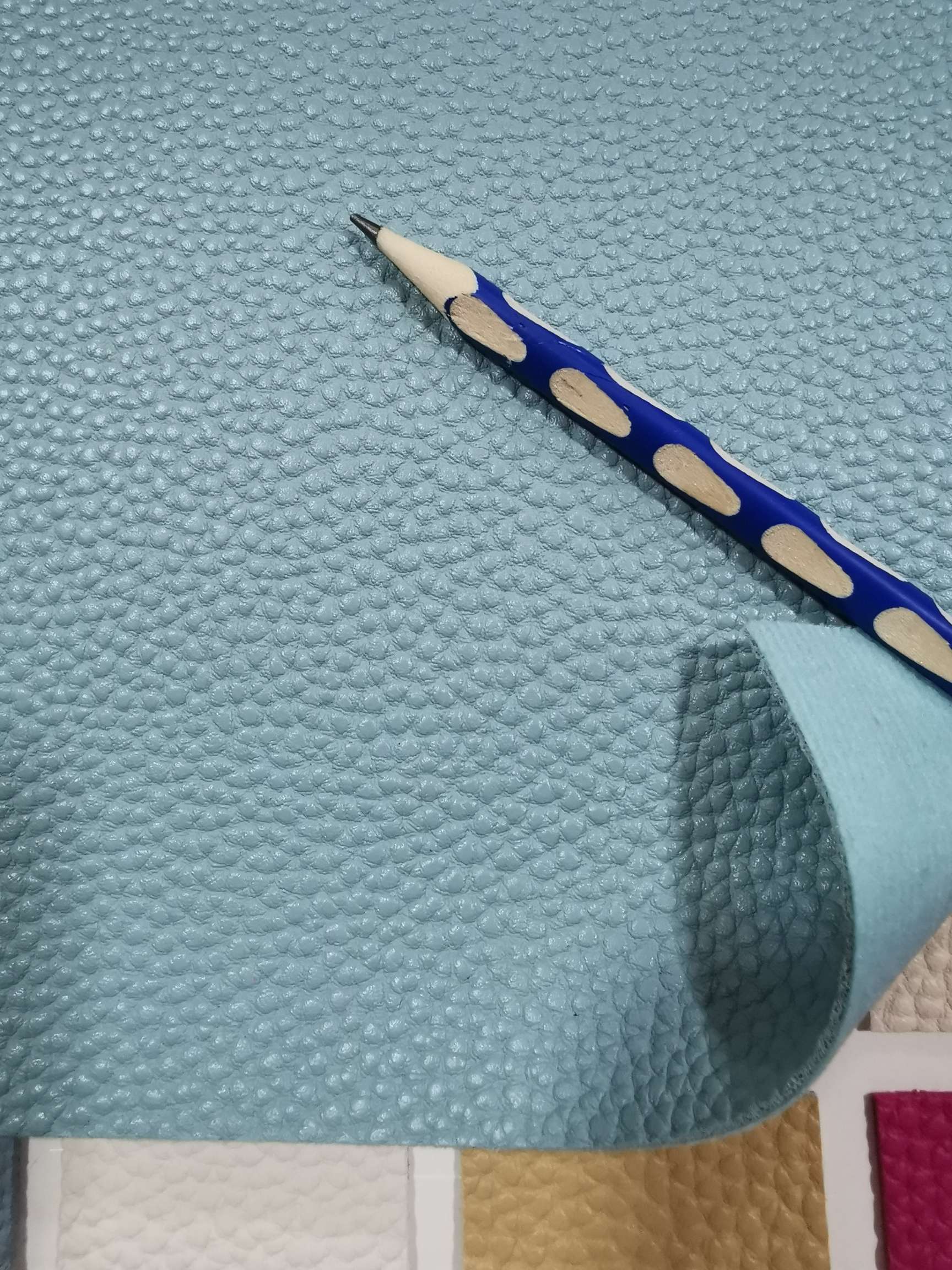 Factory direct sales of thick leather with lychee grain W316 pattern Application Scenario