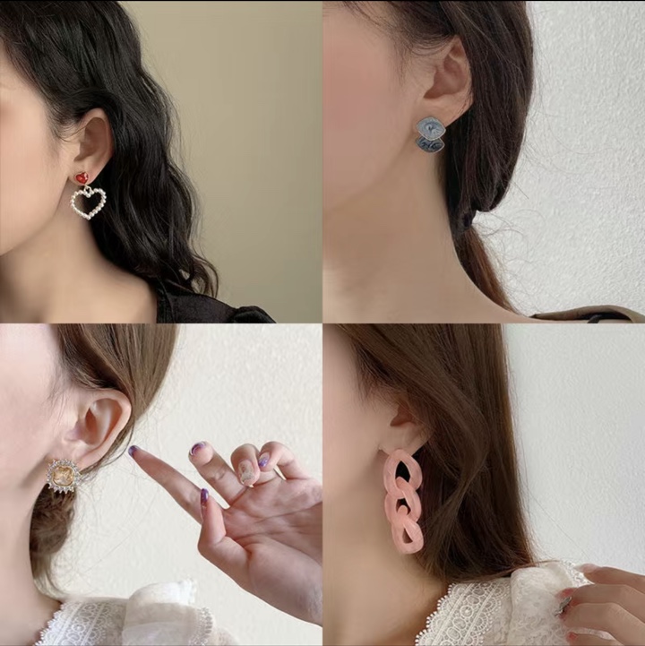 Stud earrings B10