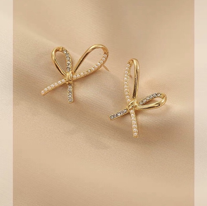 New hollow love original design temperament short small fresh earrings