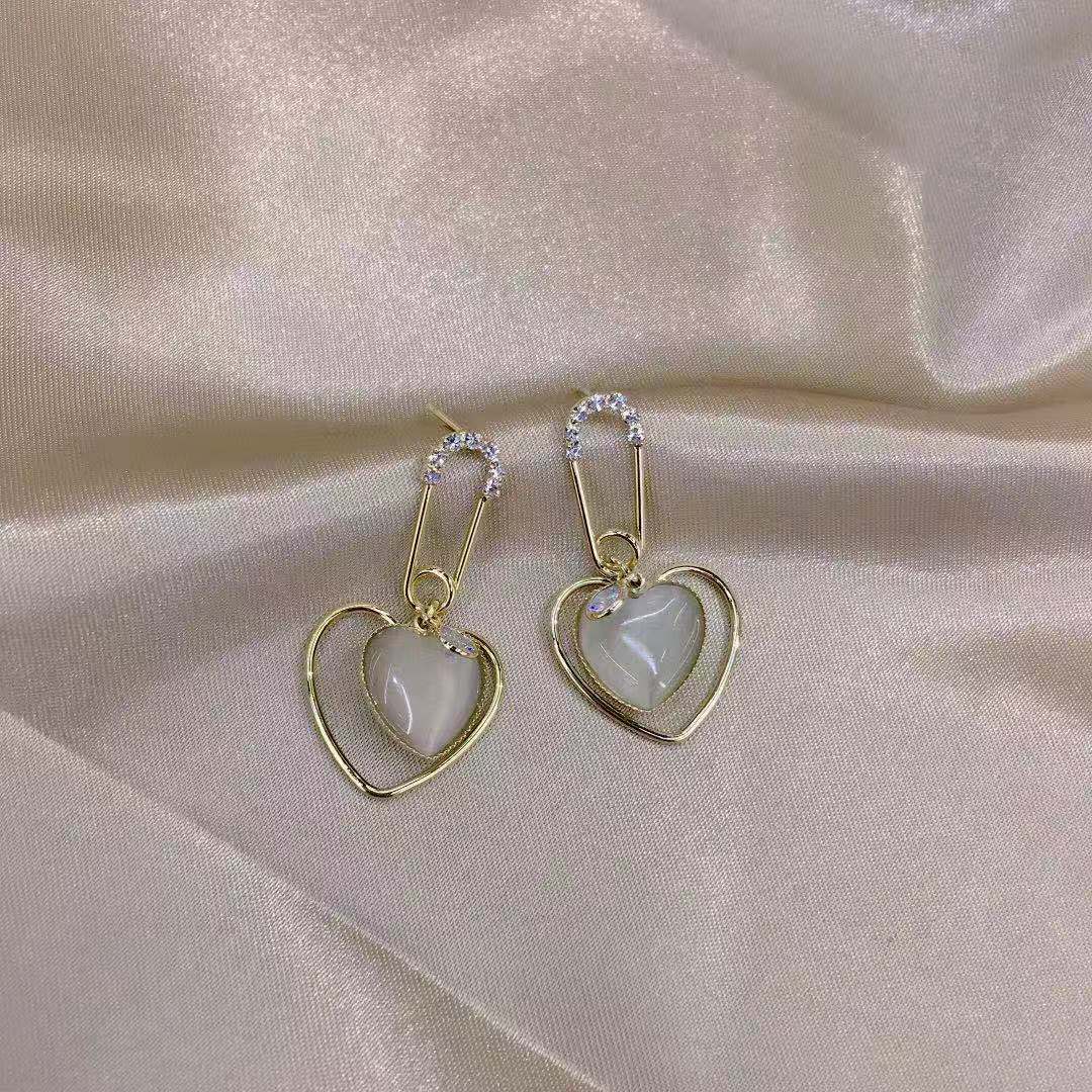 s925 Silver Needle cat's Eye heart-shaped Earrings, Korean style, French simple heart-shaped earrings, fresh and feminine stud earrings