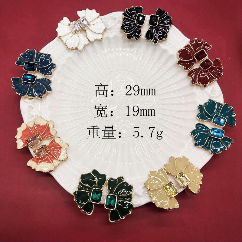 Scalloped flower dripping glass earrings, French charm.