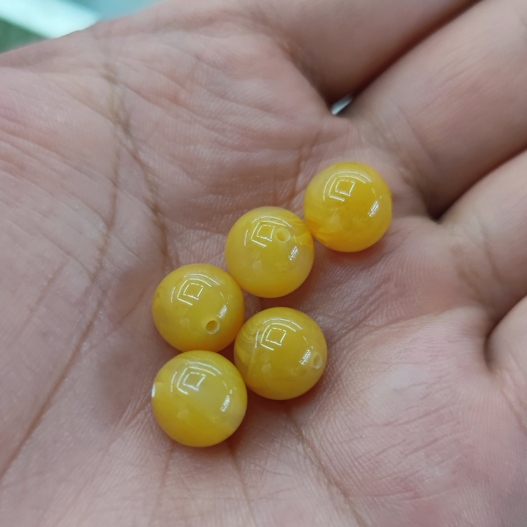 8 centimetre flower beads 8 thumbnail