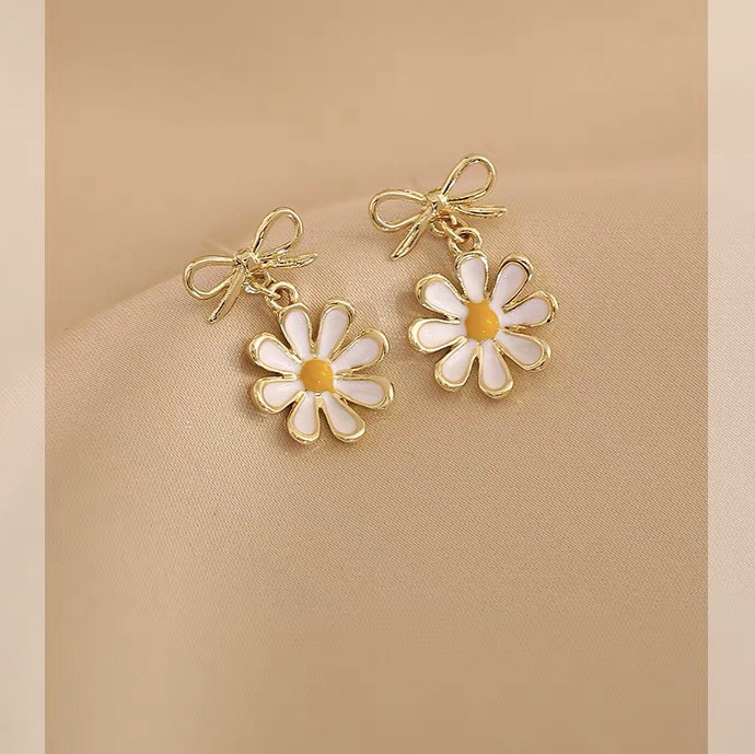 Bow Drop Oil small Daisy summer fresh earrings