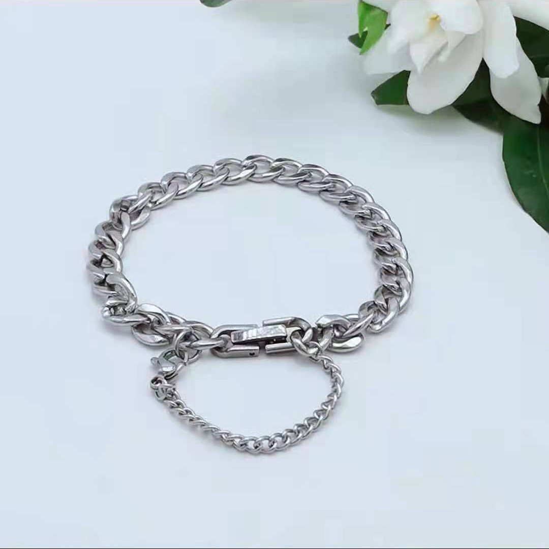 Couples bold bold men's and women's general necklace Tiktok live, fast hand preferred.