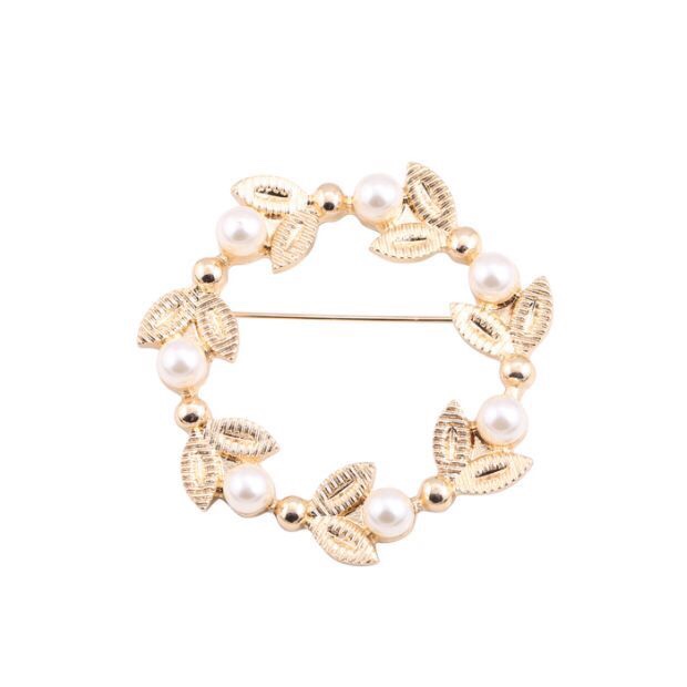 Pearl wreath brooch thumbnail