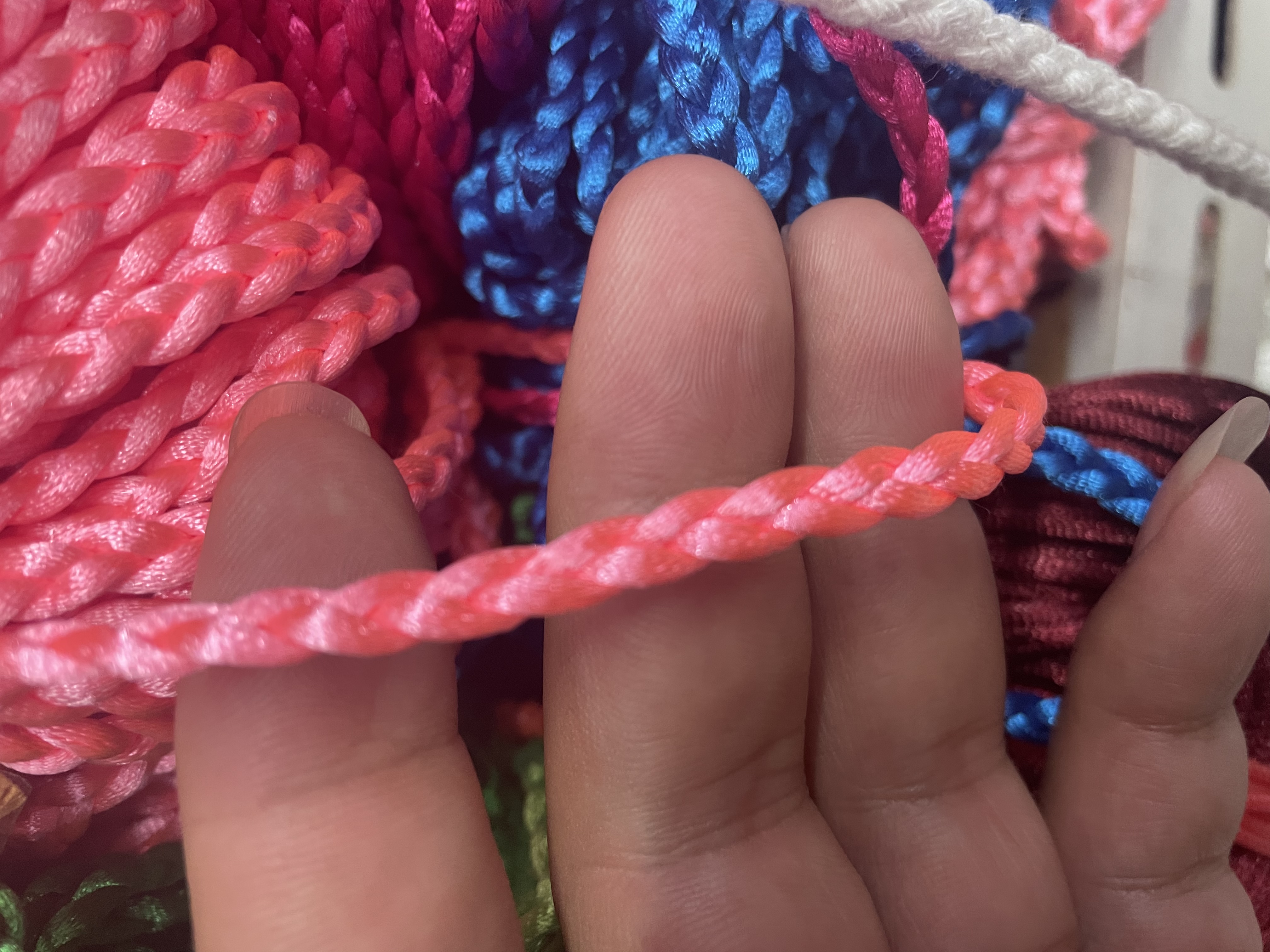 单色三条辫子绳细节图