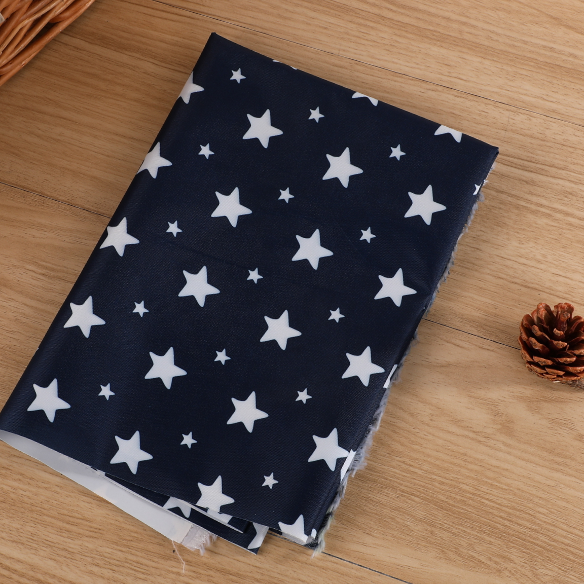 A five-pointed star with a dark blue background