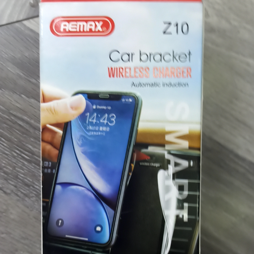 Z10 car mobile phone stand Car wireless charger outlet automatic sensing snap navigation stand