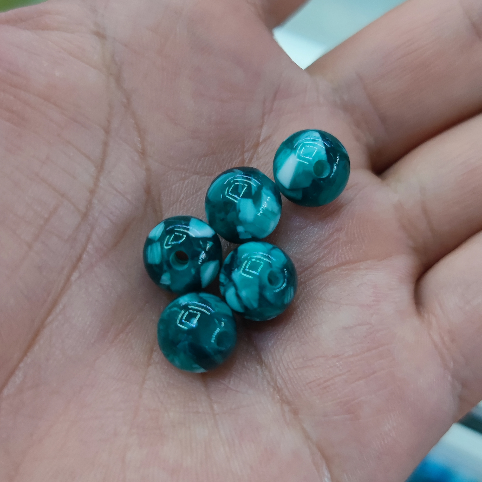 8 centimetre flower beads 10 thumbnail
