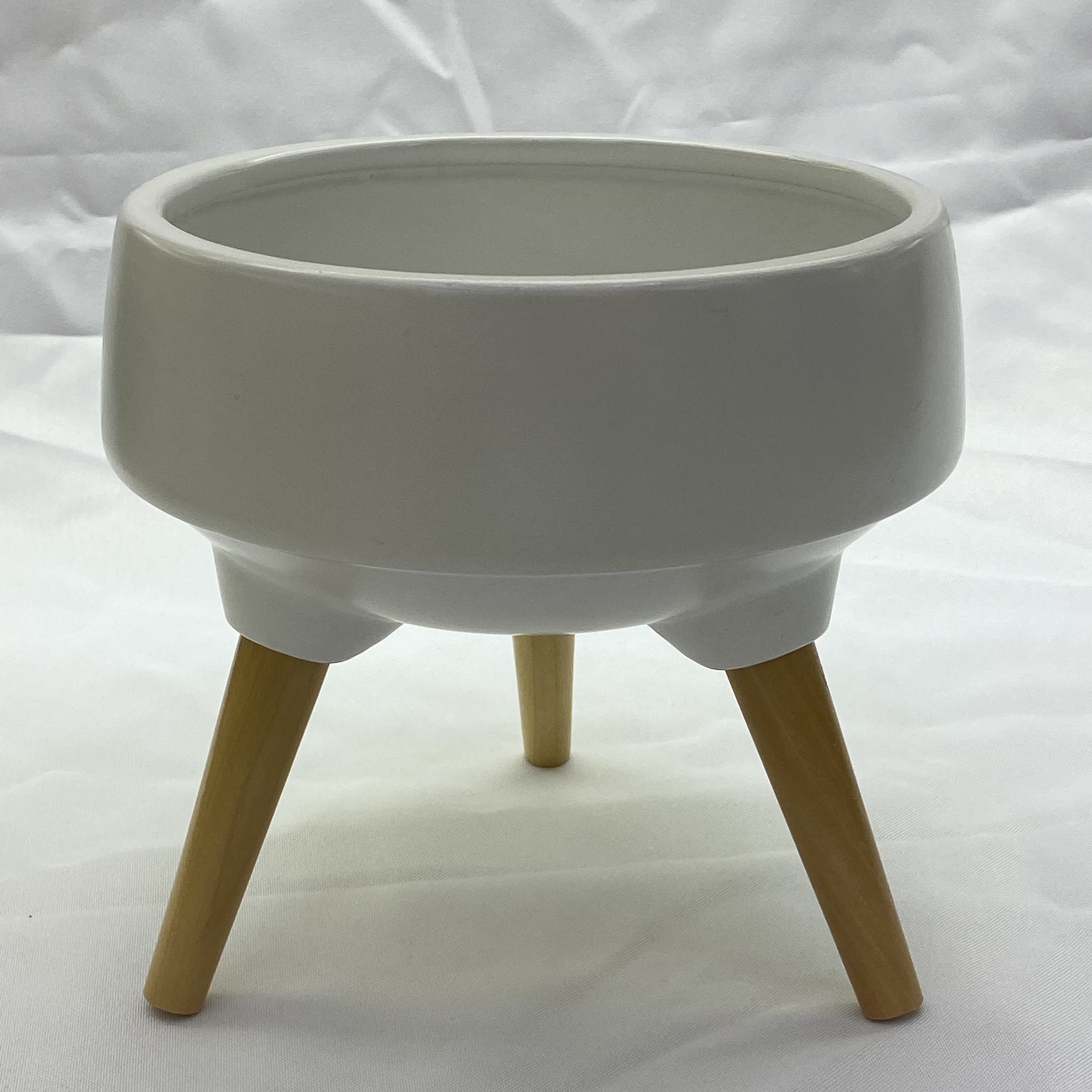 Ceramic flower POTS with wooden legs, electroplated flower POTS, wedding gifts, ceramic handicrafts, living room decoration, home, European luxurious, fashionable and creative dried flower vases, artificial flowers, home decorations, Christmas 4 Golden castle vases details Picture