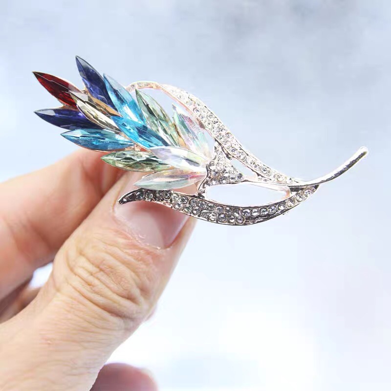 Colorful wheat brooch