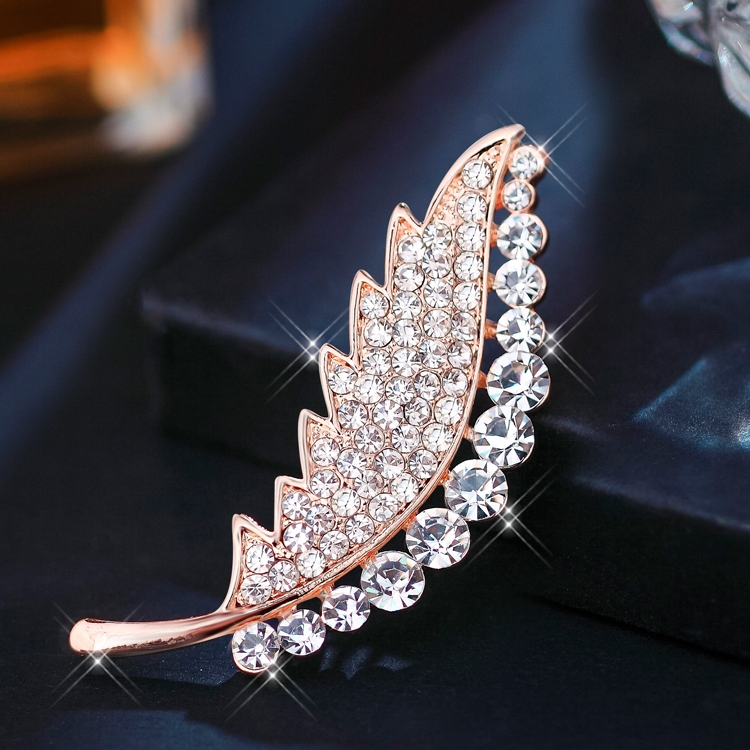 Gold white diamond leaf brooch
