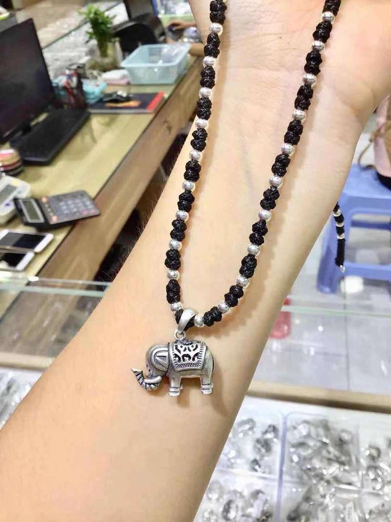 晶珀丽饰品纯手工编织韩国进口蜡线潮流吉祥如意锁骨链白底实物图