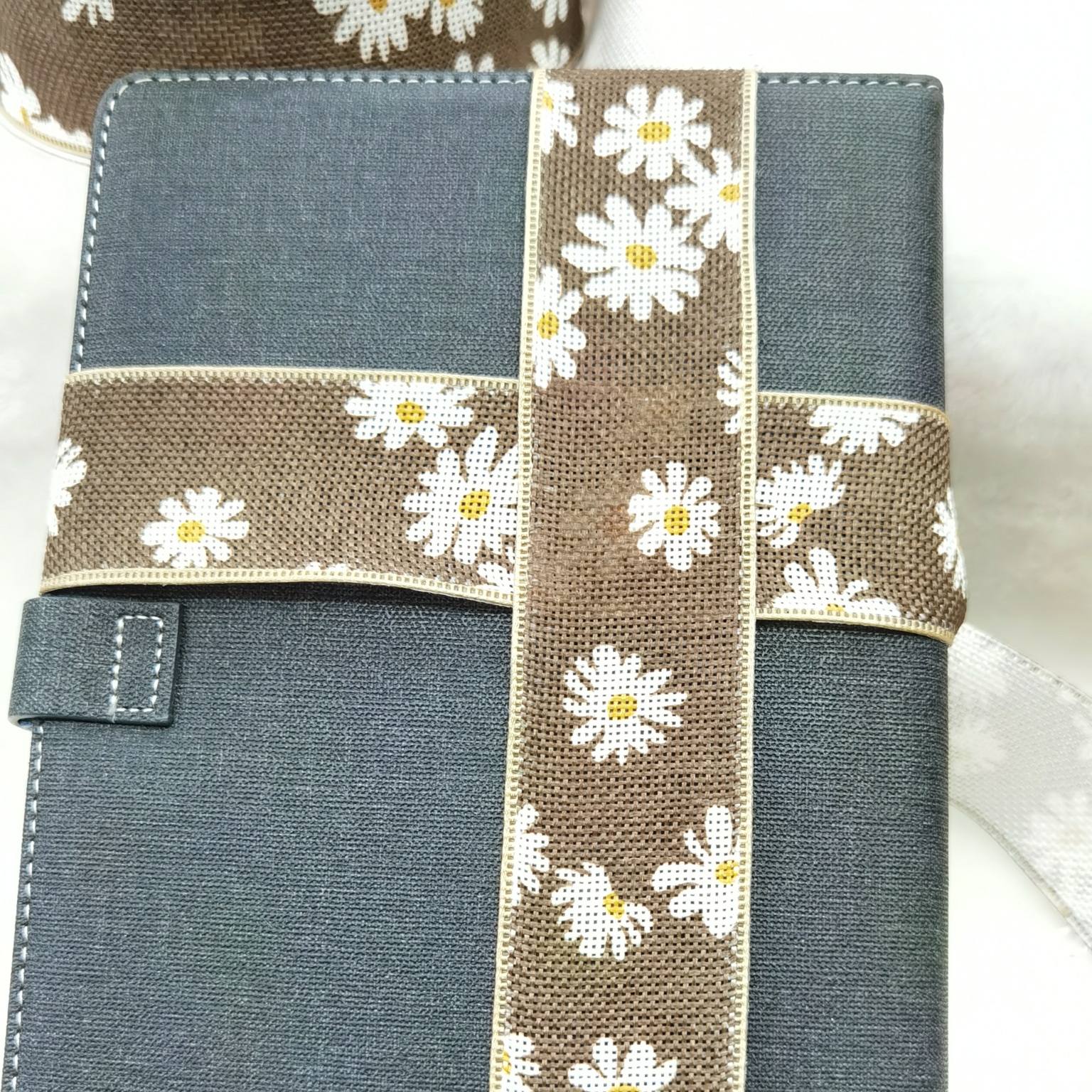 Imitation twist edge, DIY making, Christmas, toys, clothing, crafts, festival, jewelry, stationery, cards, packaging, all kinds of factory products can be zzz