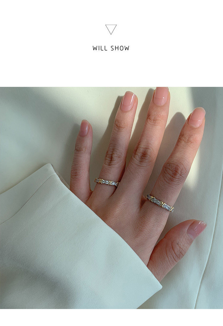 The "National Trend Design" sparkling diamond index finger ring is a light luxury internet-famous ring. It is a trendy and fashionable accessory for women on Instagram, with a unique and elegant temperament Specification image