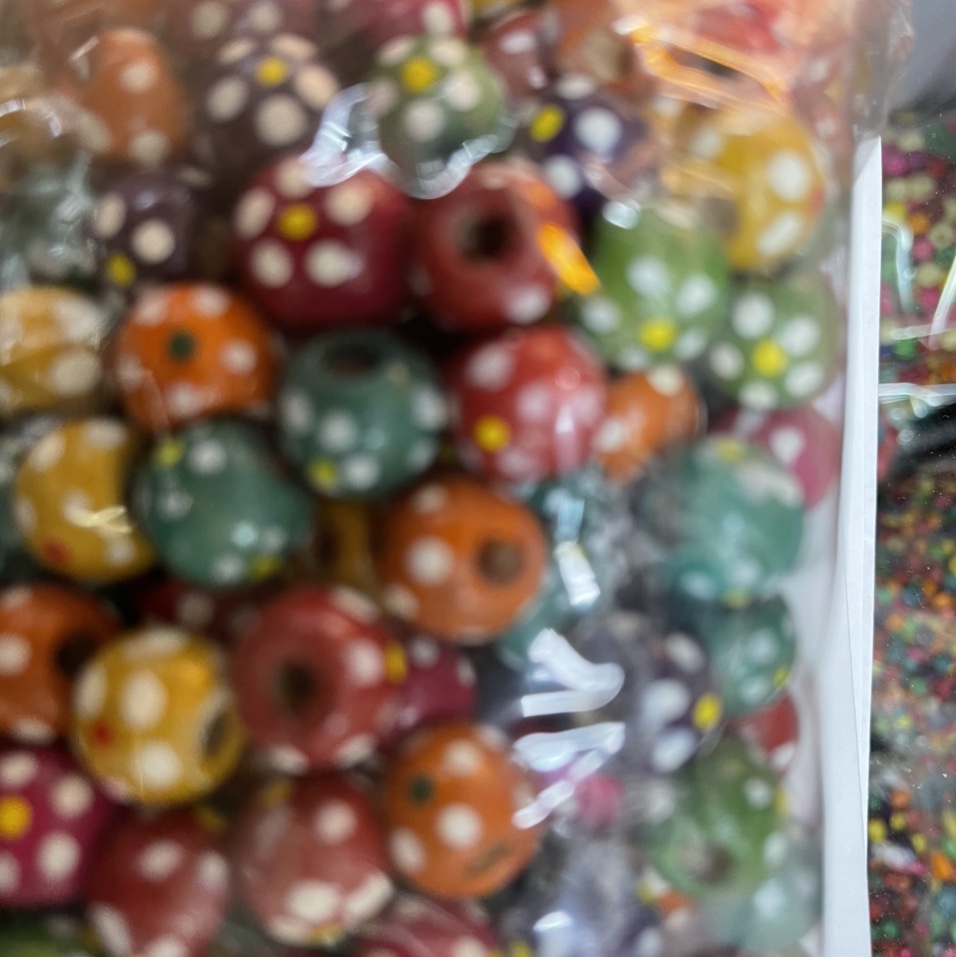 Dotted bead