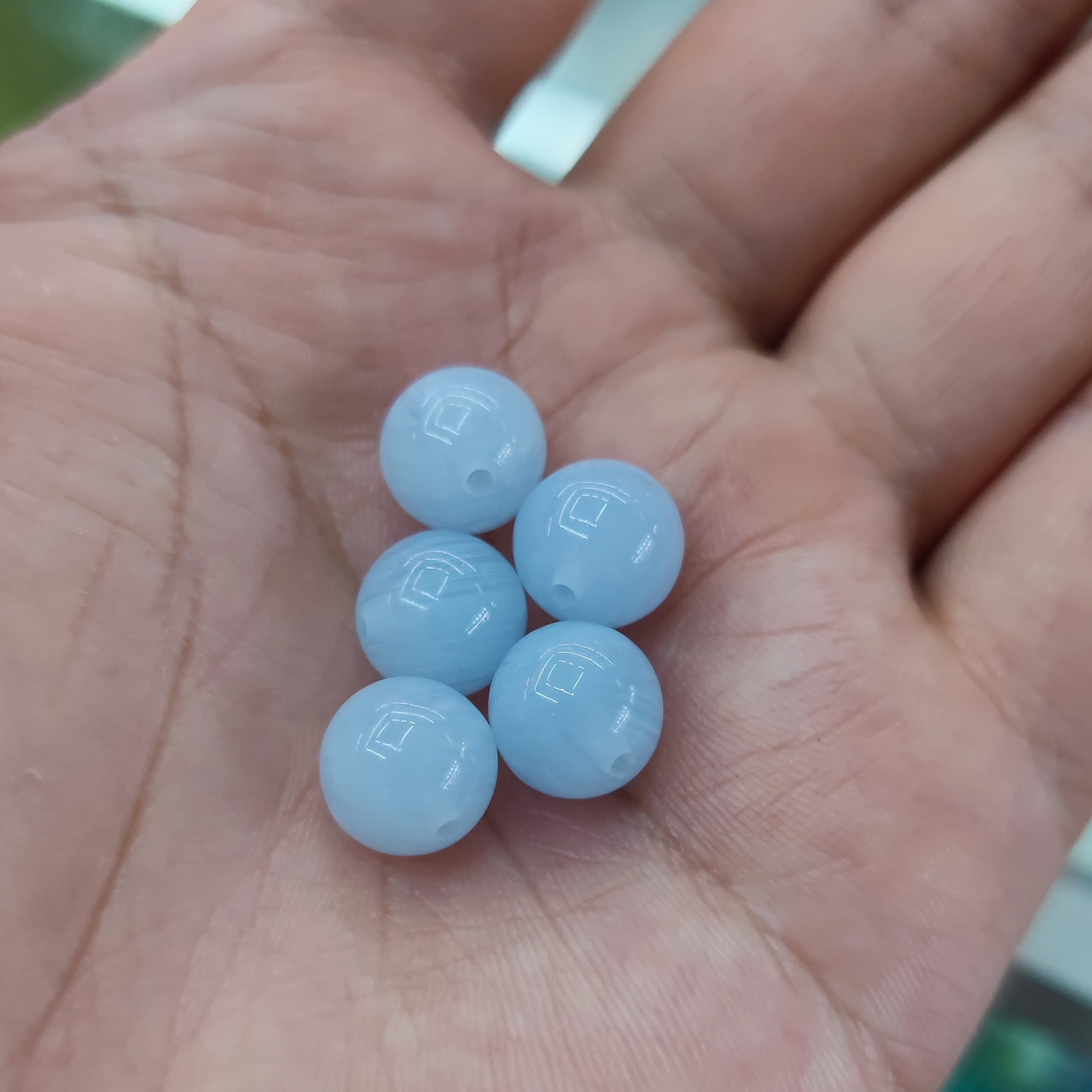 12 lily beads 14