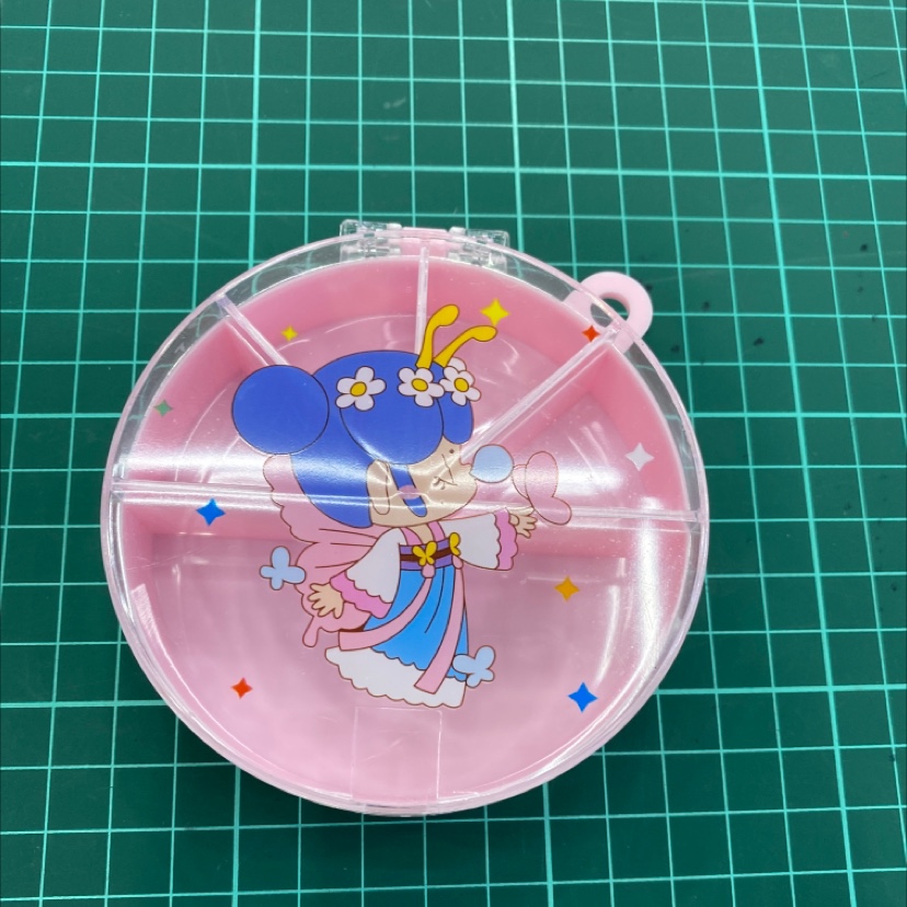 Square storage box Round lattice little girl blowing bubbles