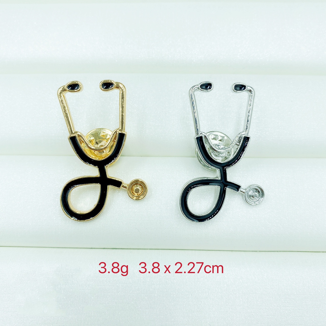 Factory direct sales of cross-border medical stethoscopes, cartoon brooches and corsages