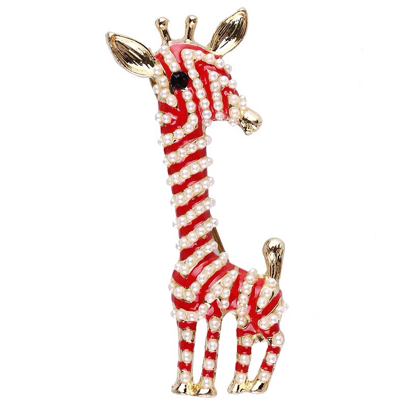 Giraffe brooch