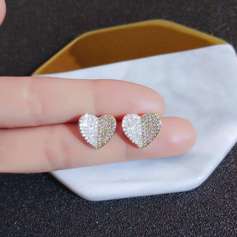New trendy earrings with heart-shaped earrings full of diamonds, no need to take them off while sleeping, a bestseller among female Internet celebrities Specification image