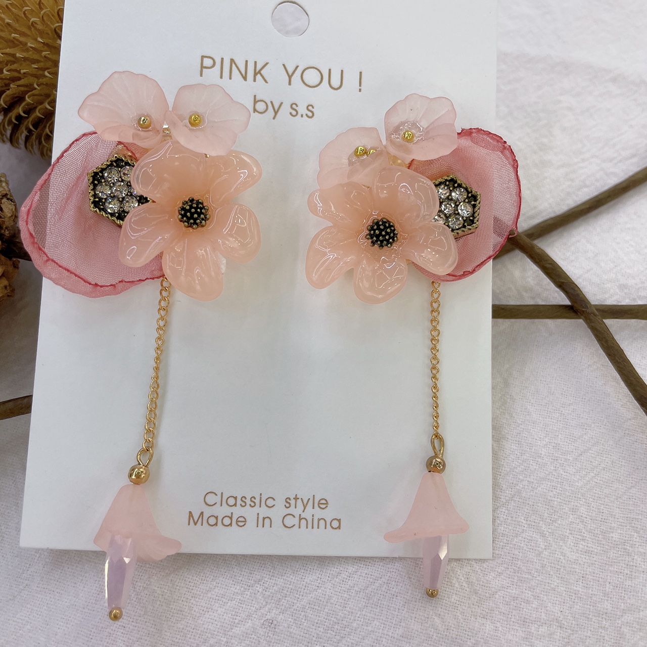 Go on vacation! Korean lotus leaf flower piece flower retro niche design sense long earrings earrings hipster girl