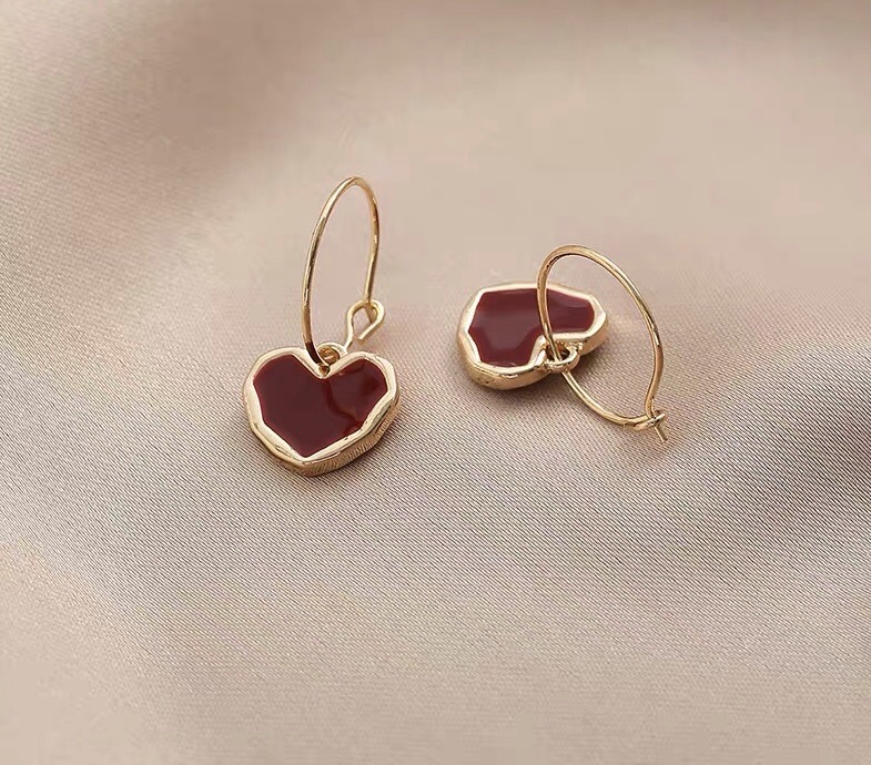 New exquisite heart-shaped, simple and fashionable ear hooks from Dongdaemun, South Korea details Picture